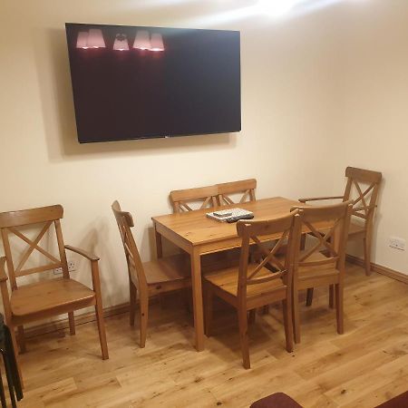 London Luxury 3 Bedroom Flat 1Min Walk From Underground, With Free Parking Sleeps X10 Exterior photo